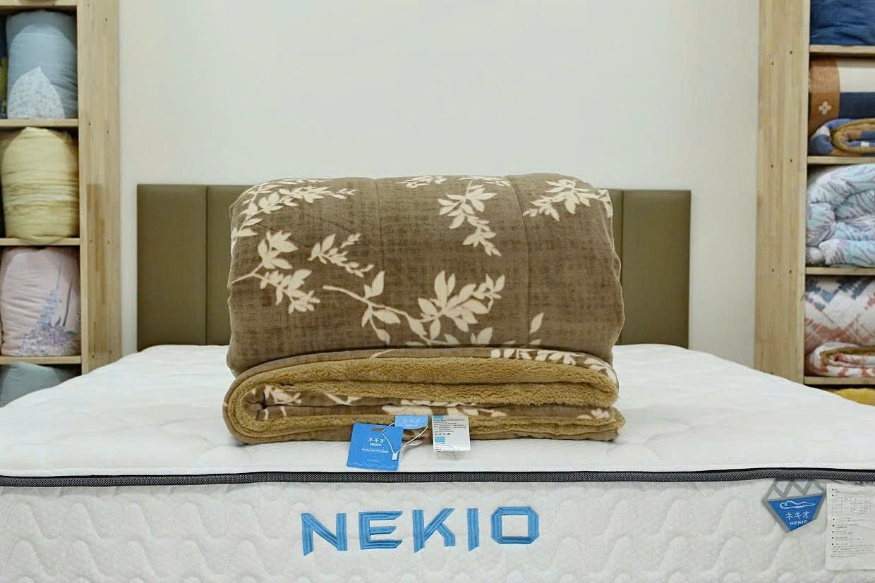 Chăn lông cừu Nâu họa tiết